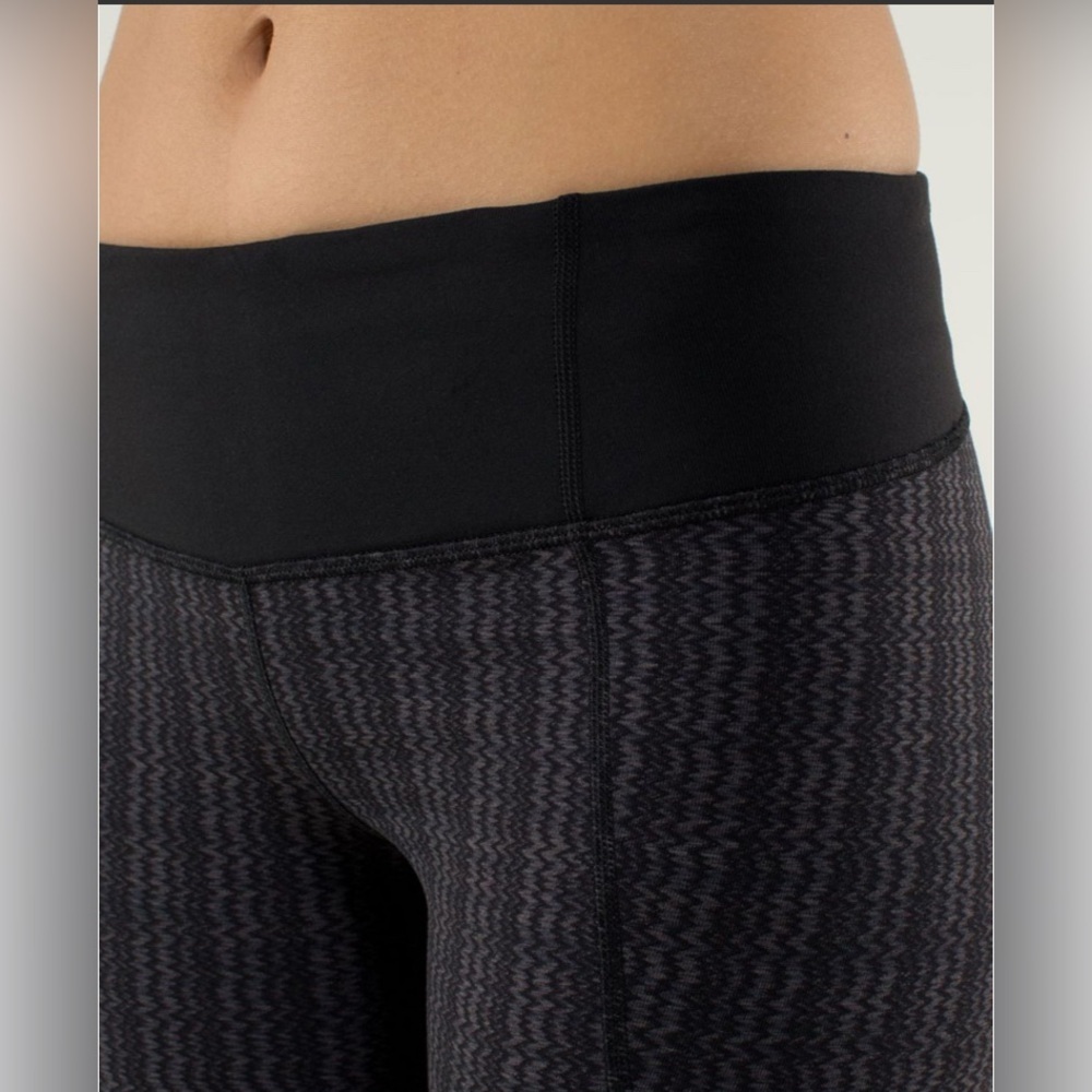 Lululemon Gather & Crow Crop
Ziggy Wee September Black / Black size 6 - Picture 2 of 10